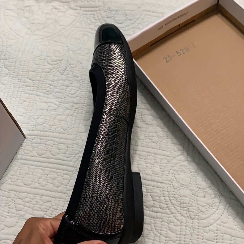 Flats - Picture 2 of 4